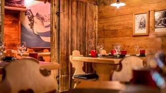 Barry's Restaurant, Bar & Lounge