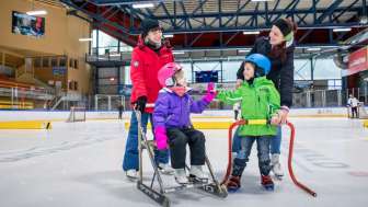 Assistance with ice skating